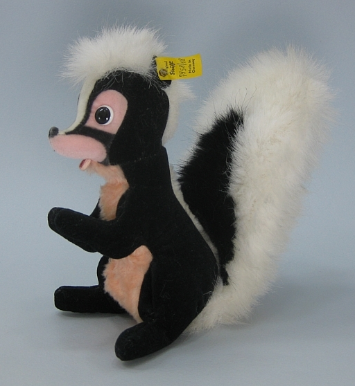 MY STEIFF LIFE: This Most Unusual Steiff Skunk Is Begging For Your 